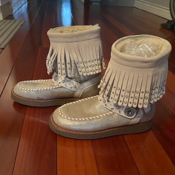 Coach Fringed Shearling-lined studded boots - Picture 3 of 11